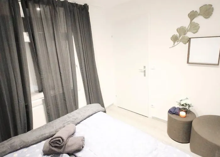 Comfortable In Akh Area Homestay szállás